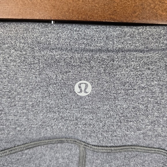 Lululemon Women's High-Rise Gray Leggings Ankle Length Size 4 - Picture 3 of 5